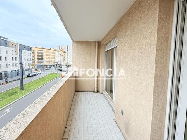 Charmant T2 de 51,50 m² Carrez avec Balcon Lyon 8ème Au Pied du Tramway
