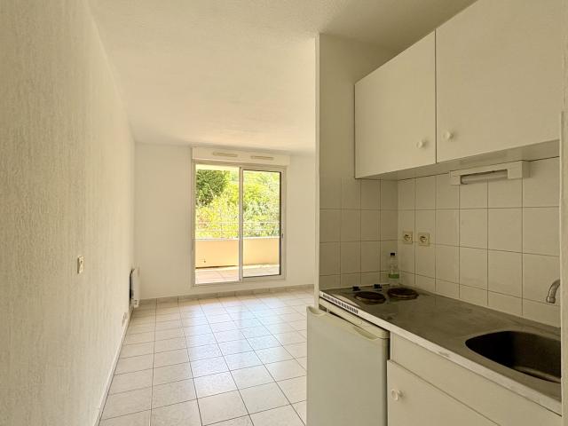 Charmant T2 de 28.15m2 avec terrasse et parking Quartier Saint Mitre, Aix en Provence