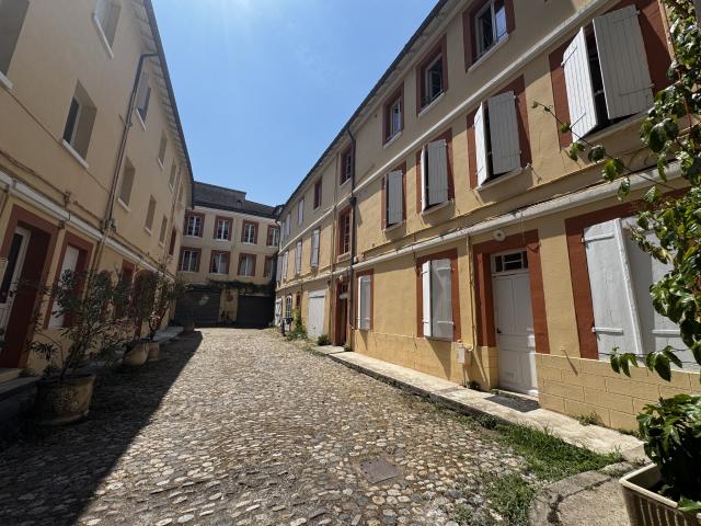 CHARMANT T2 MEUBLE RUE ROMIGUIERES / CAPITOLE