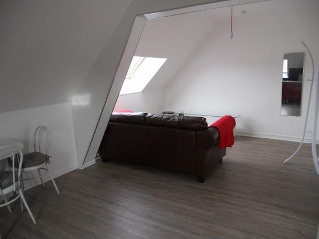 CHARMANT T2 PROCHE CENTRE VILLE