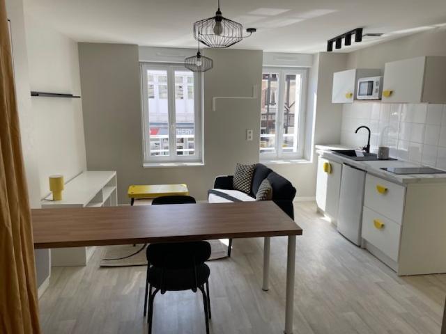 CHARMANT TYPE 2 MEUBLE A NEUF EN CENTRE VILLE PROCHE GARE