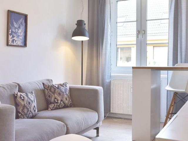 Charmant & Zentral Wohnung am Barbarossaplatz Video Online!