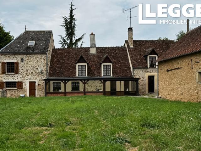 Charmant ancien moulin à vendre dans la commune d’Anjouin Indre,36 4 grandes chambres, 3 pièces de réception