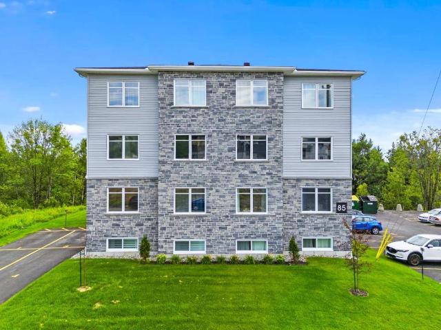 Charmant Appartement 5 1/2 à louer Estrie / East Angus Tranquilité et petits animaux acceptés