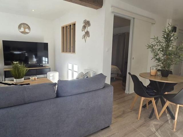 Charmant appartement 2 pièces à louer au coeur de Celles sur Belle