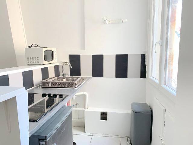 Charmant appartement 2 pièces à louer au 5ème étage à Paris