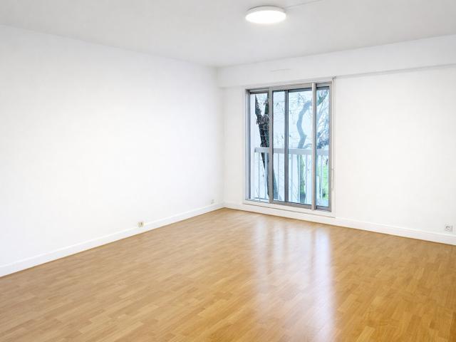 Charmant Appartement 2 Pièces avec Parking à Neuilly sur Seine