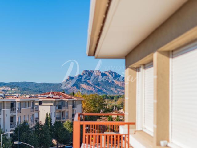 Charmant appartement 3 pièces avec terrasse au centre de Pug