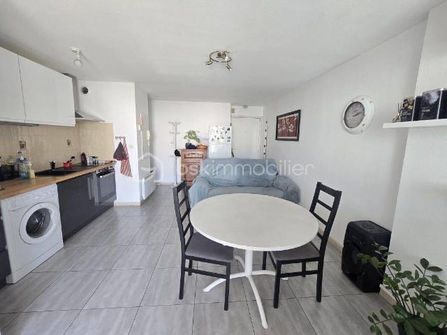 CHARMANT APPARTEMENT T2 AVEC DEUX PLACES DE PARKING