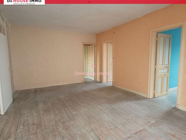 Charmant Appartement T4 à Aménager avec Garage et Terrasse à Bazancourt