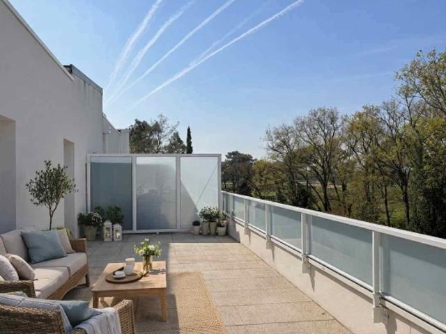 CHARMANT APPARTEMENT TERRASSE ASCENSEUR PARKING LE BOUSCAT
