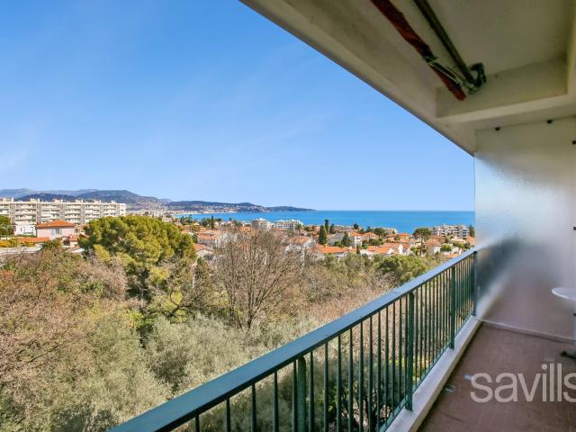 Charmant appartement une pièce avec vue mer à Nice
