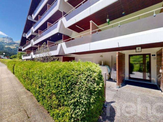 Charmant appartement de 2.5 pièces avec balcon et 2 salles d'eau