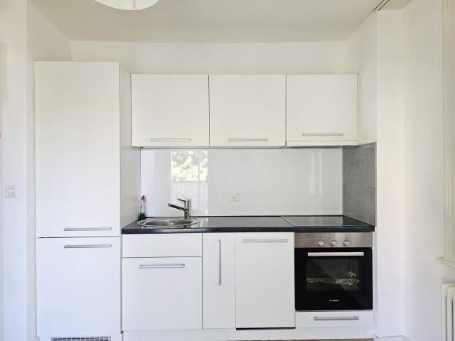 Charmant appartement de 2,5 pièces avec vue sur la baie de Rorschach | dreamo. Ch