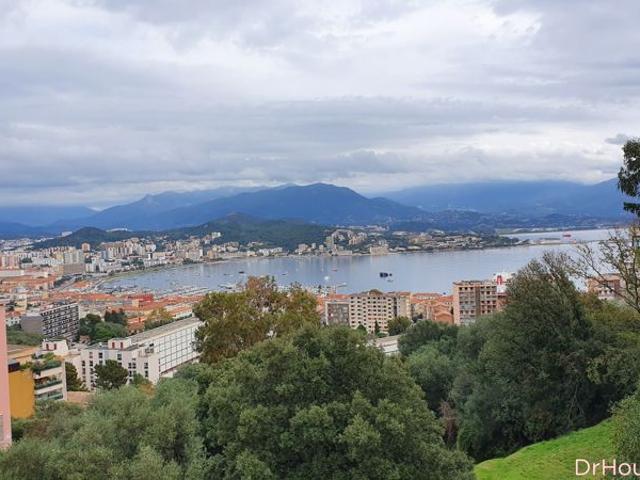 Ajaccio. Appartement T3 VUE MER. Loggia et terrasse