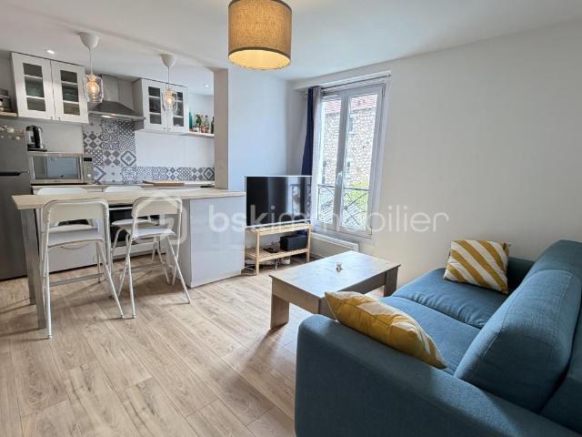 Charmant appartement des années 30 avec terrasse au cœur de la ville
