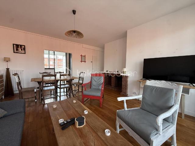 CHARMANT APPARTEMENT FAMILIAL – HYPER CENTRE DE LISIEUX – CACHET & LUMINOSITÉ