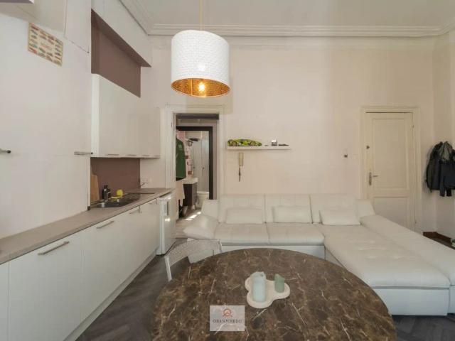 Charmant appartement in hartje stad met balkon