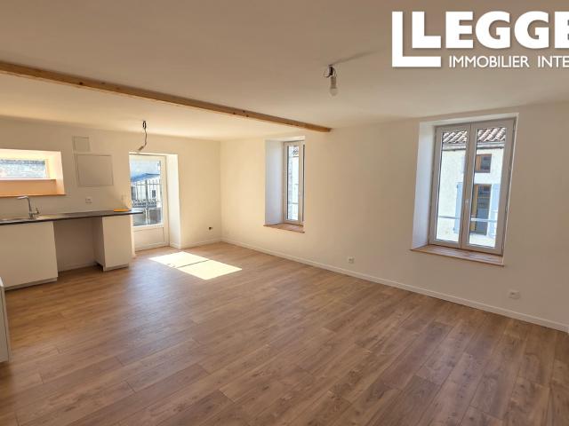 Charmant appartement, lumineux, refait à neuf, comprenant séjour/cuisine, trois chambres, salle d'eau et wc