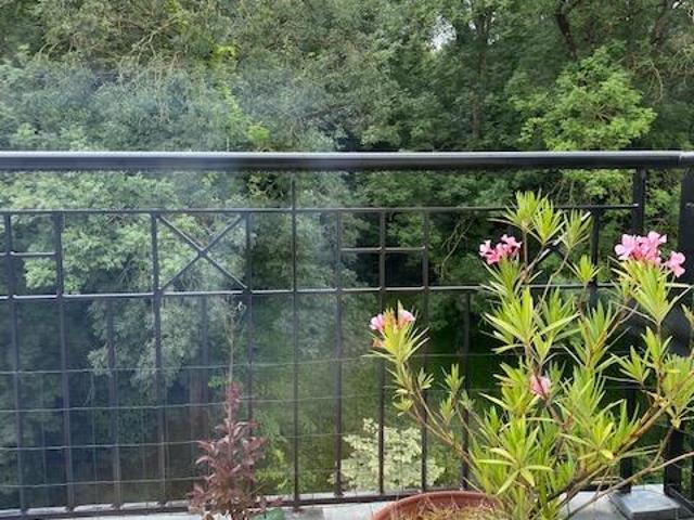 CHARMANT APPARTEMENT SUR PARC