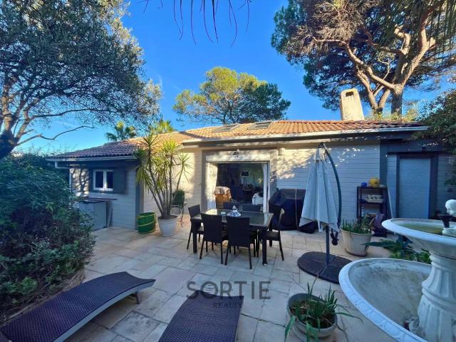 Charmant chalet californien dans résidence sécurisée avec pi. 62m² Gassin
