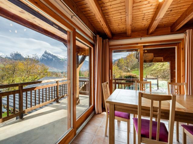 Charmant chalet avec vue panoramique 190m² Morillon
