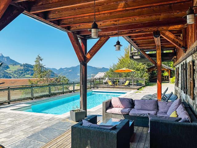 Charmant Chalet avec Piscine chauffée et Jacuzzi en Savoie 355m² Abondance
