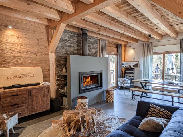 Charmant Chalet Six Chambres avec Vue sur le Mont Blanc 323m² Combloux