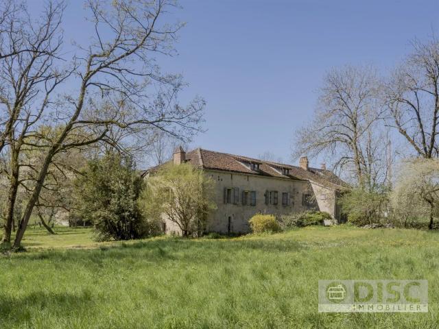 Charmant Corps de ferme avec spacieuse grange, appartement i. 295m² Caylus