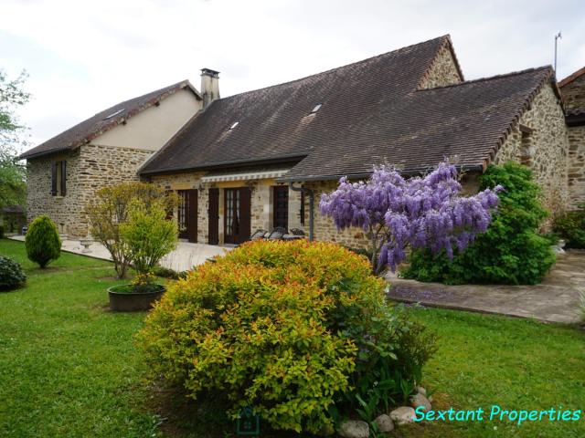 Charmant corps de ferme situé au coeur du paisible et pittoresque paysage du Périgord Vert