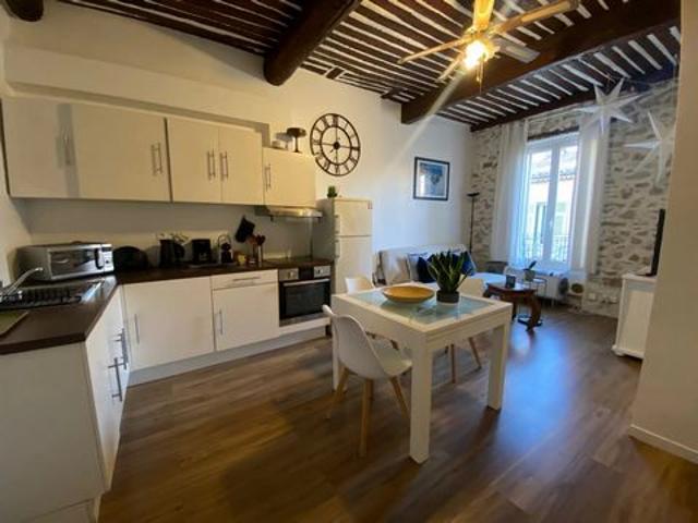Charmant deux pièces au cur du vieil Antibes, à quelques pas de