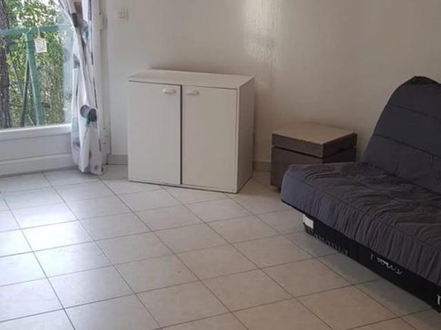Charmant deux pièces avec jardin