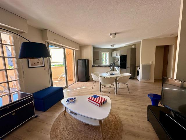 Charmant deux pièces de 51m² au sein d'une copropriété reche. 51m² Saint Tropez