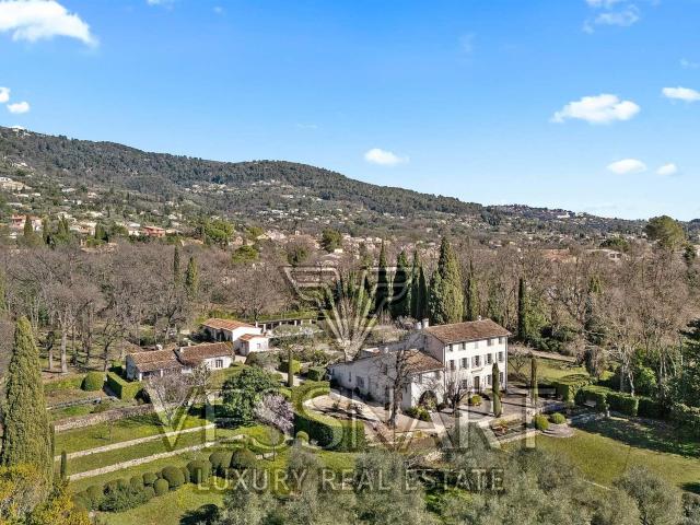 Charmant domaine provençal avec vaste terrain plat 750m² Peymeinade