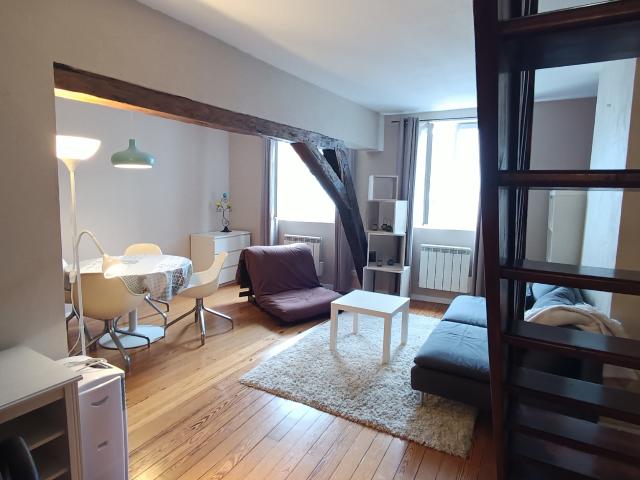 CHARMANT DUPLEX A LOUER ORLEANS 47.68 m²