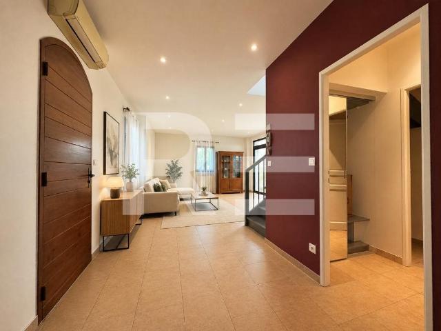 Charmant duplex avec terrasse et parking 167m² Nîmes