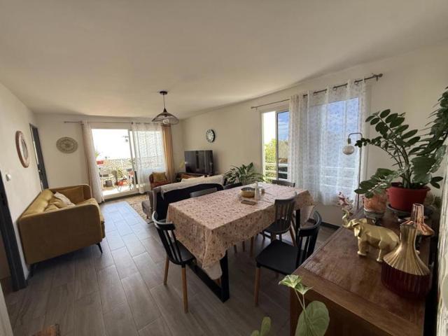 Charmant F3 de 72 m2 plus terrasse 12 m2 vue mer
