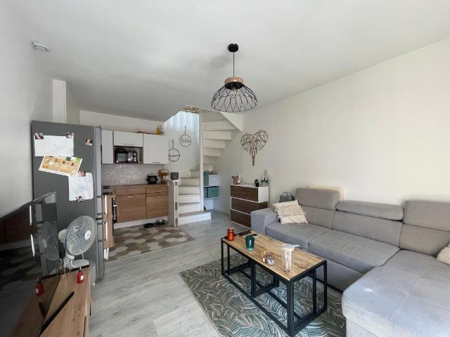 Charmant F2 meublé avec terrasse – Disponible immédiatement