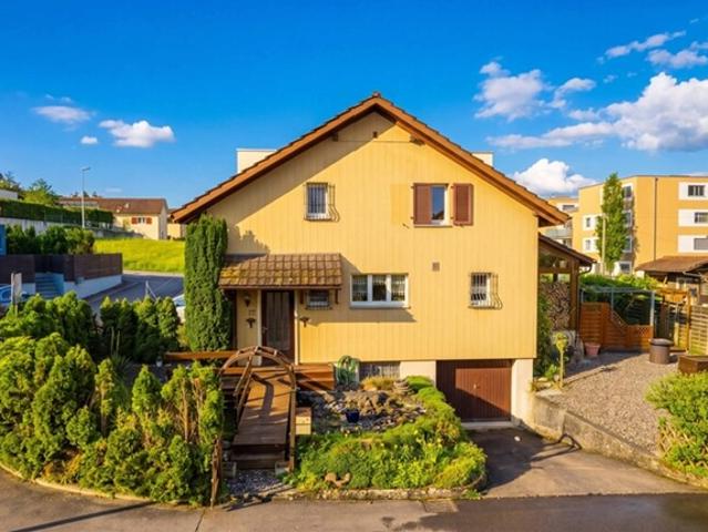 CHARMANT & FREISTEHEND 5.5 ZIMMER EINFAMILIENHAUS