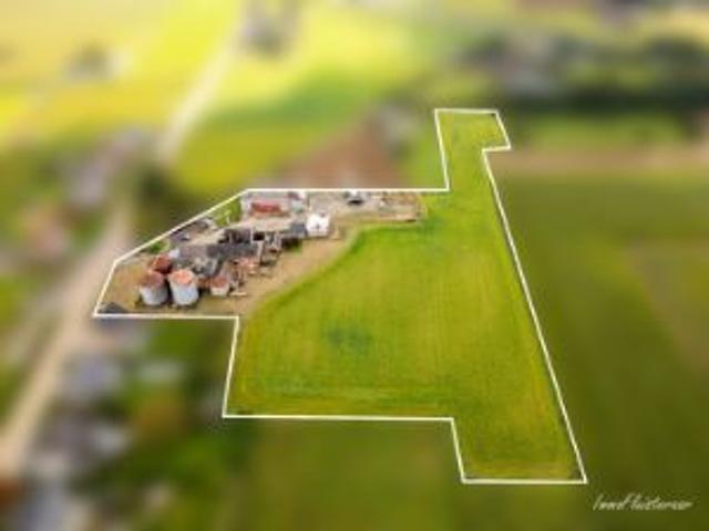 Charmant gerenoveerde woning met diverse bijgebouwen op ca