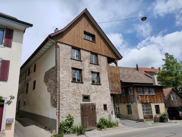 CHARMANT, HISTORISCH UND LICHTDURCHFLUTET