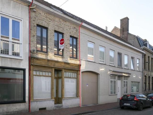 Charmant huis met 3 slaapkamers en zonnig terras te koop in