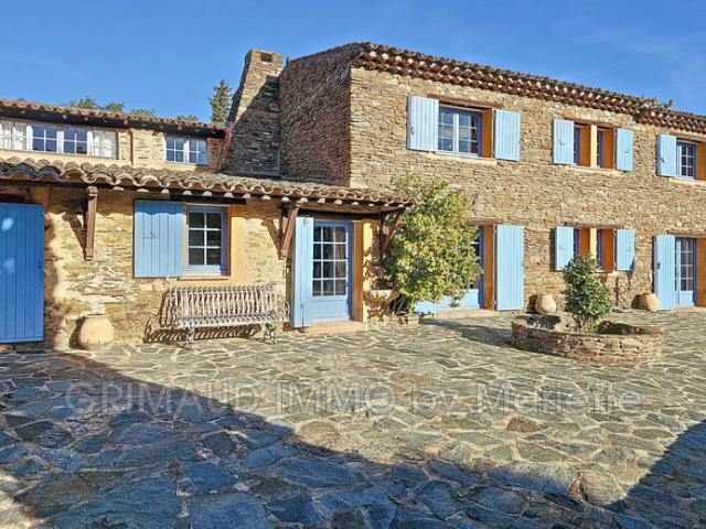 Charmant mas provençale du 16ième siècle avec une vue imprenab