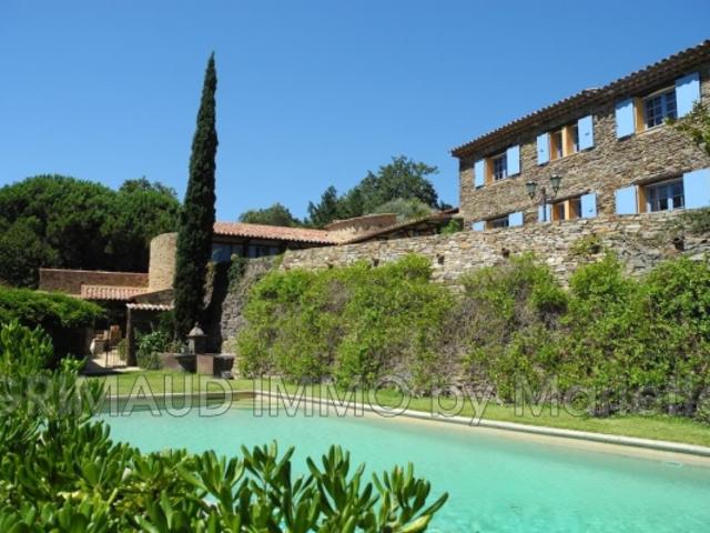 Charmant mas provençale du 16ième siècle avec une vue imprenab