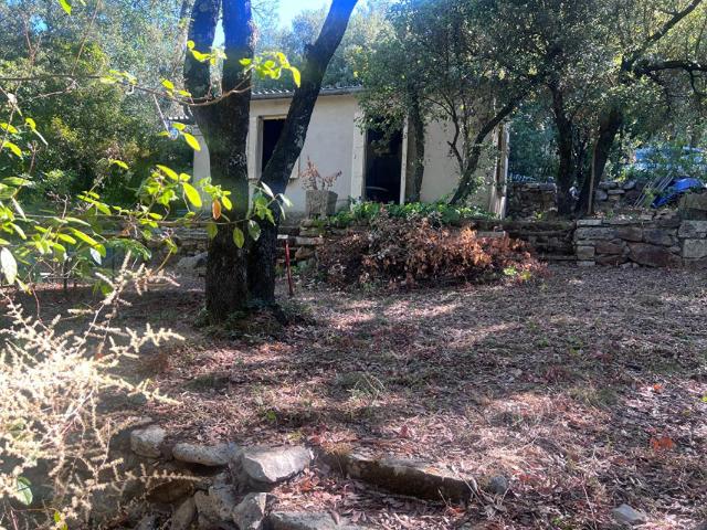 Charmant mazet de 24 m² avec jardin, à deux pas de la Cèze