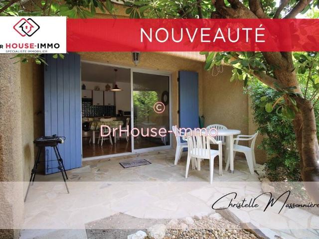 Charmant mazet traversant de deux pièces avec terrasse, jardin e