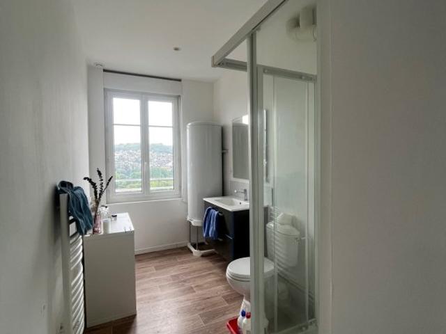 Charmant meublé dans maison bourgeoise, vue, facilité de stationnement