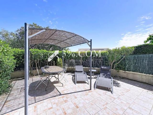 Charmant pavillon 4 pièces de 32.5 m2 avec terrasse de 32 m2