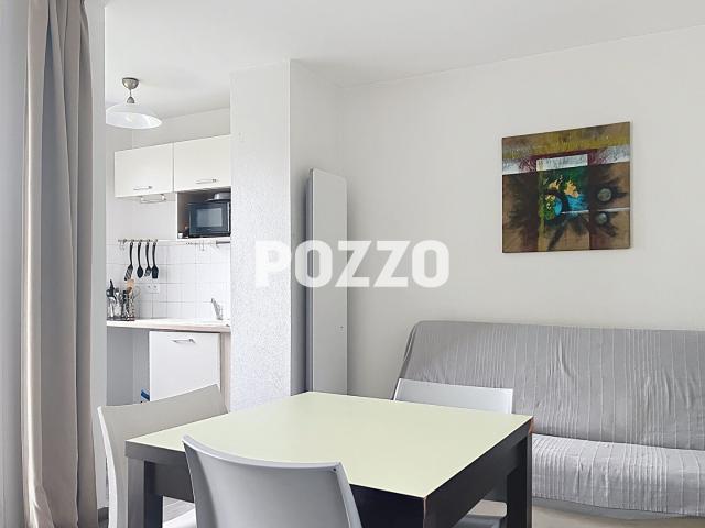 Charmant studio avec balcon dans résidence avec jardin et piscine