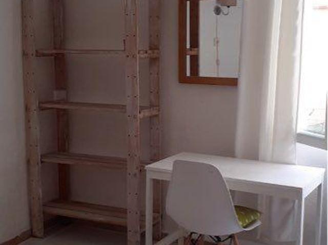 Charmant studio meublé à louer